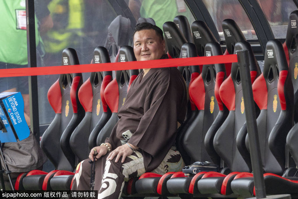 巴萨遭遇平局，皇马强势领跑西甲积分榜